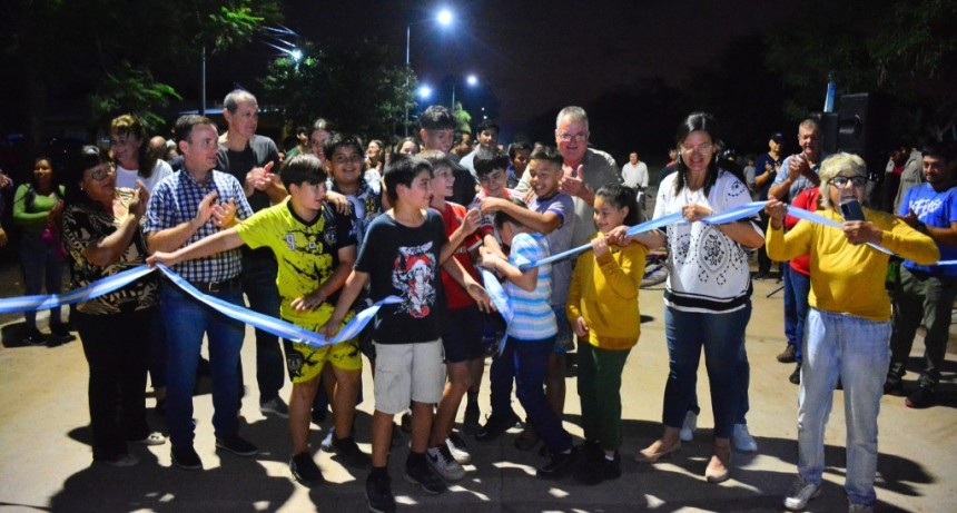El intendente Pío Sander habilitó la pavimentación de la calle Dr. Esteban Maradona