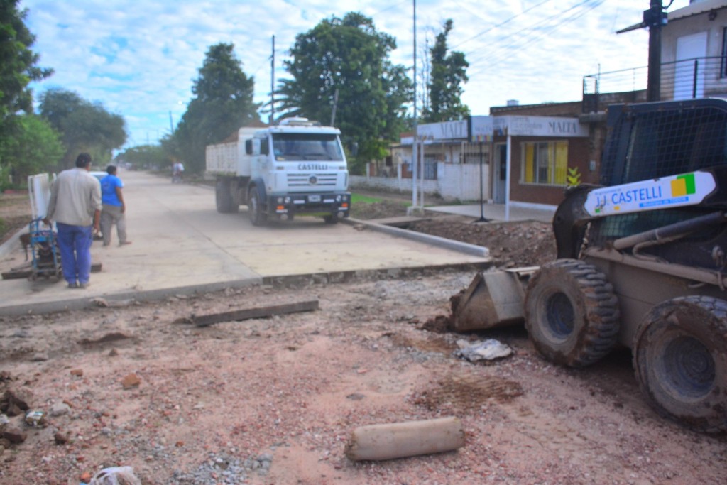 La Municipalidad habilito el tr&aacute;nsito en el trayecto recientemente pavimentado de la calle Salta