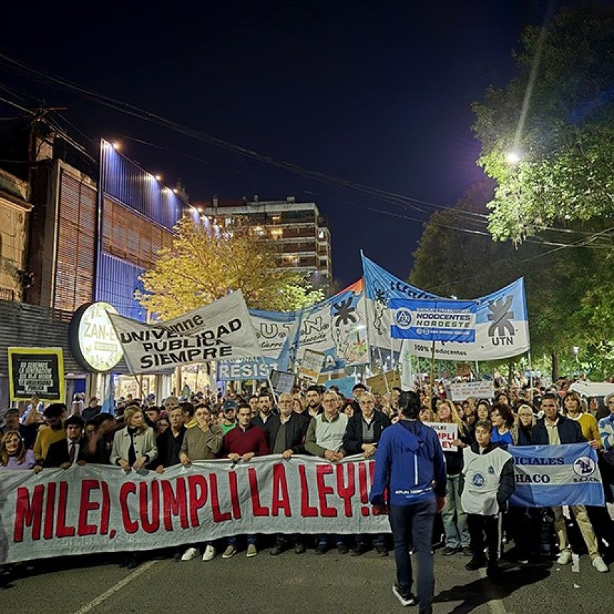 Multitudinaria marcha universitaria en Corrientes y Chaco contra el ajuste de Javier Milei