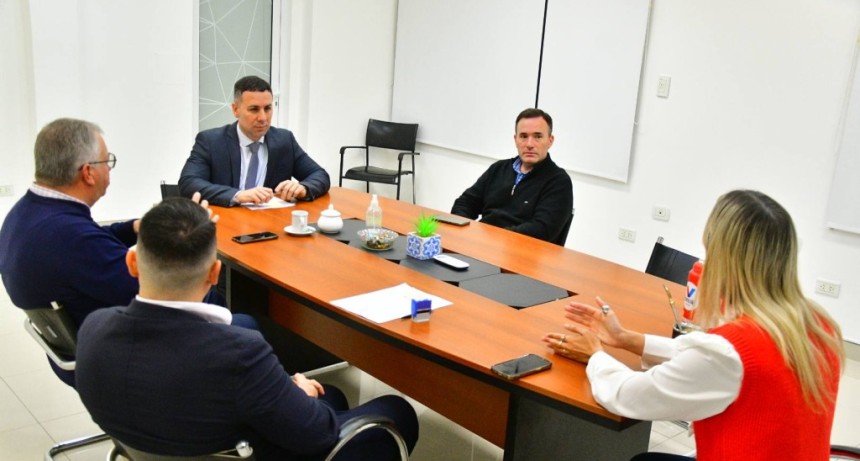 Importante convenio entre la Municipalidad de Castelli y la UNCAUS para fortalecer la formaci&oacute;n de futuros veterinarios