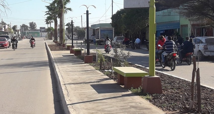 Castelli: inauguraci&oacute;n de bulevar, plazoleta y emplazamiento de esculturas.