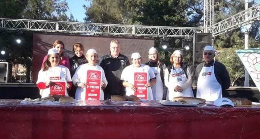 Se realiz&oacute; el concurso del Pan Castelense en el encuentro de escultores