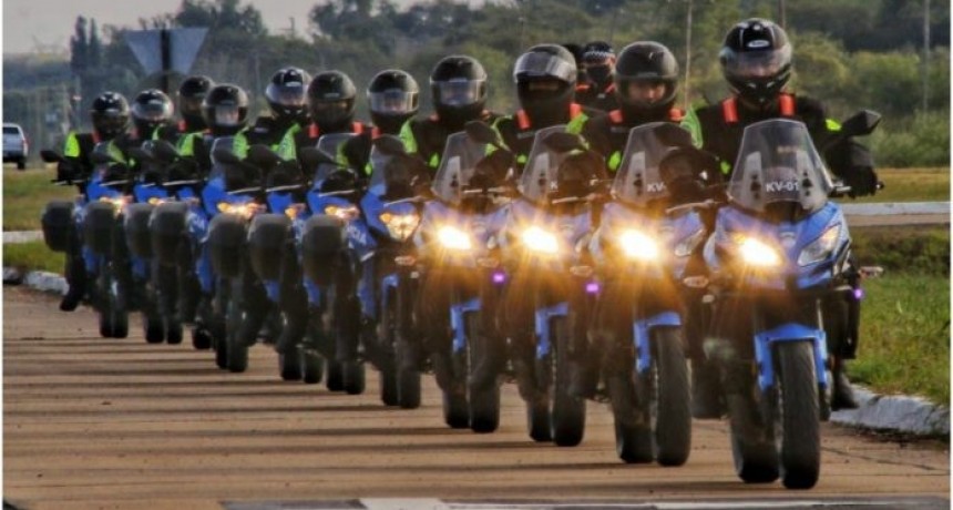 Capitanich present&oacute; la Patrulla Motorizada y entreg&oacute; 12 motos de alto rendimiento