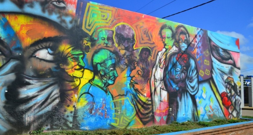 Este es el mural en reconocimiento al personal de Salud