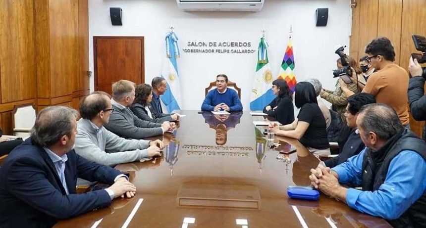 Rutas de El Impenetrable: Provincia y Naci&oacute;n rubricaron convenios para iniciar la pavimentaci&oacute;n de otros 88 kil&oacute;metros