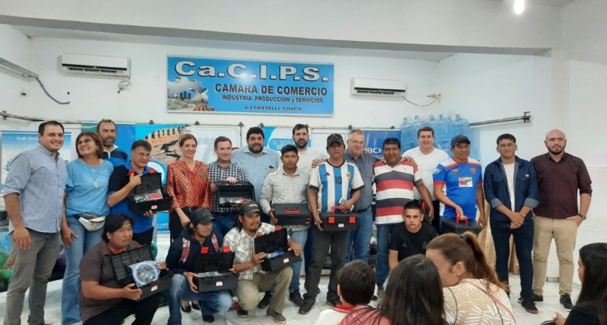 62 emprendedores recibieron insumos y herramientas 