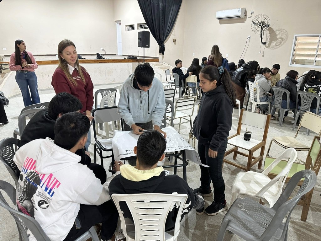Talleres sobre salud mental y prevención de consumos problemáticos en la EES N° 184