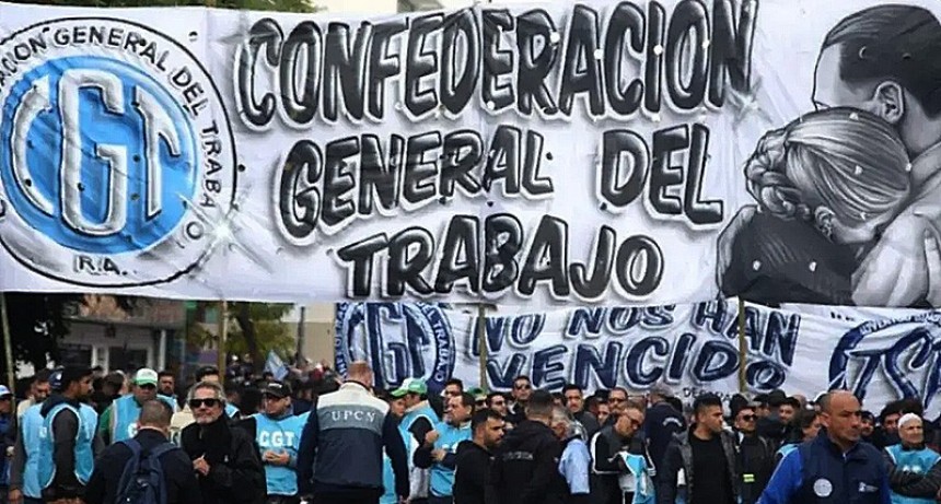 La Justicia laboral declar&oacute; inconstitucional el DNU de Milei que limitaba el derecho a huelga