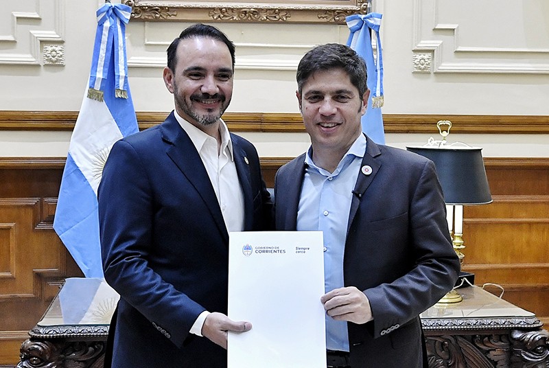Kicillof suscribi&oacute; convenios de cooperaci&oacute;n con el gobernador Juan Pablo Vald&eacute;s