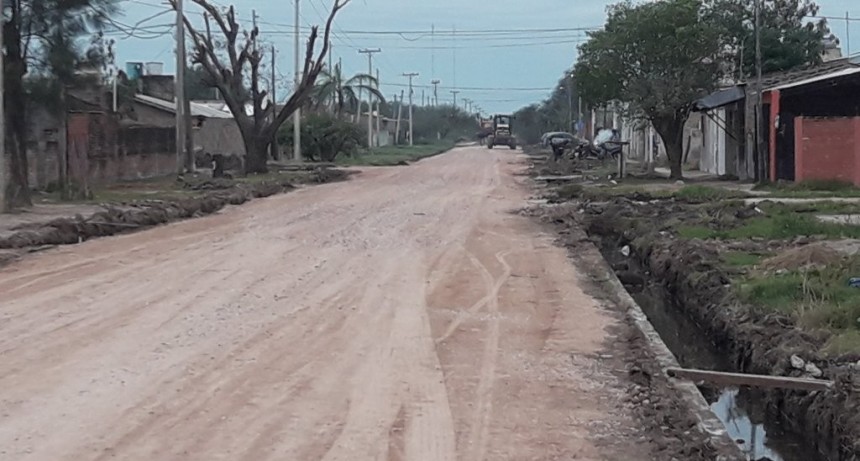 Avanza el enripiado de calles en Castelli