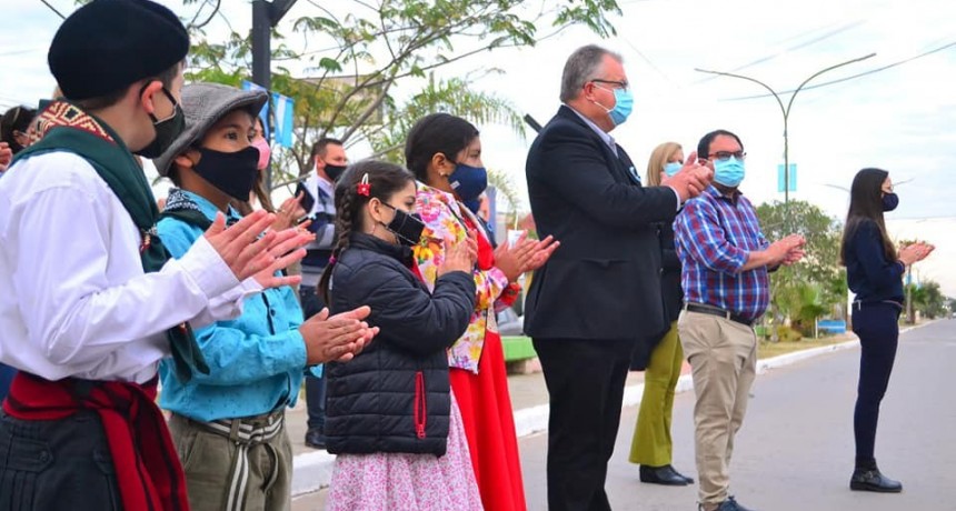 Castelli celebr&oacute; el d&iacute;a de la Independencia