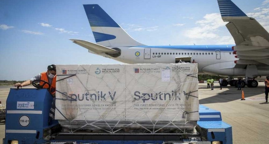 Llegaron al pa&iacute;s otras 550 mil vacunas Sputnik V del segundo componente