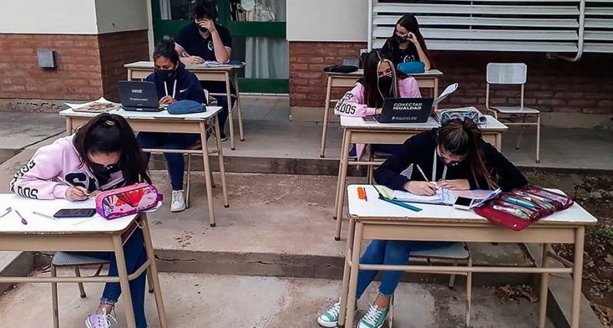 Educaci&oacute;n propone fijar piso m&iacute;nimo de 70% de contenidos aprobados para promocionar de grado o a&ntilde;o