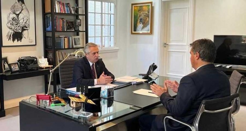 Fern&aacute;ndez con Capitanich: "Para que toda la Argentina siga creciendo, el camino es la unidad"