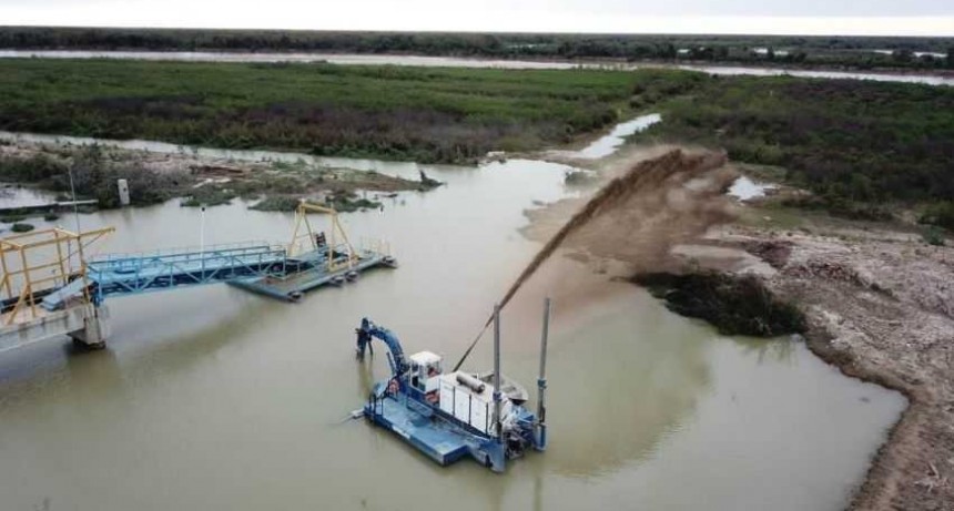 Sameep incorpor&oacute; una m&aacute;quina anfibia para abastecimiento de agua en El Impenetrable