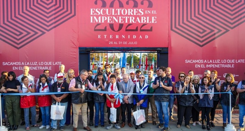 Inici&oacute; el octavo encuentro internacional de escultores en el Impenetrable.