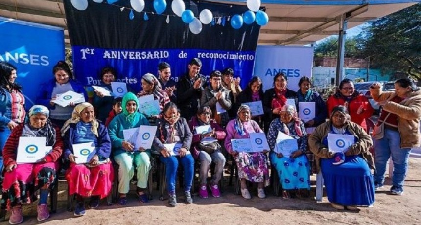 Programa de Reconocimiento de Tareas de Cuidados: entregaron jubilaciones a mujeres de Misi&oacute;n Nueva Pompeya