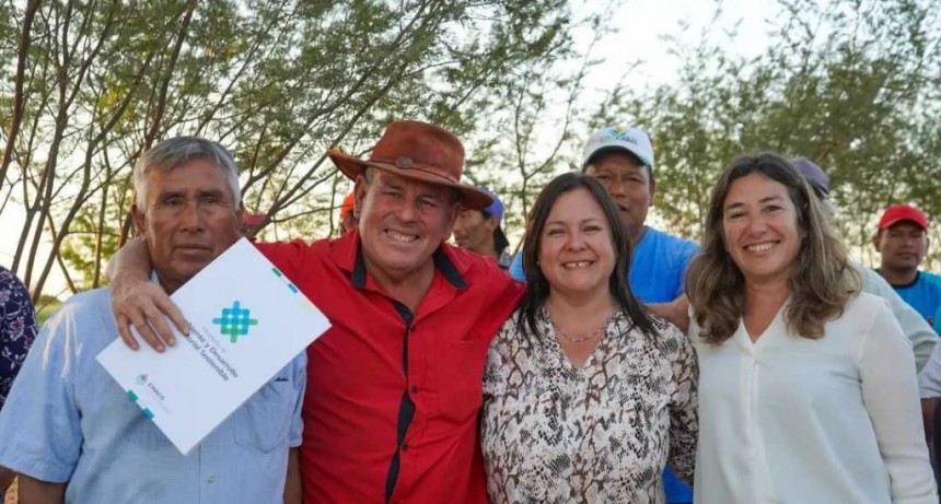 Comunidades originarias de Tres Isletas recibieron actas de adjudicaci&oacute;n de tierras
