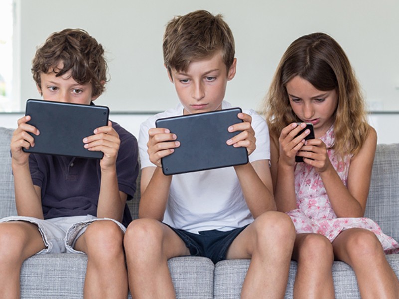 Un estudio reveló qué sucede cuando se limita el tiempo que los niños pasan frente a las pantallas