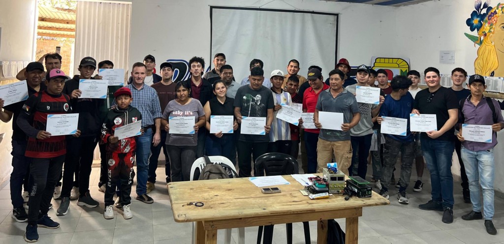 Finalizó el curso de reparación de celulares en el  marco del programa Impulsa Capacitaciones