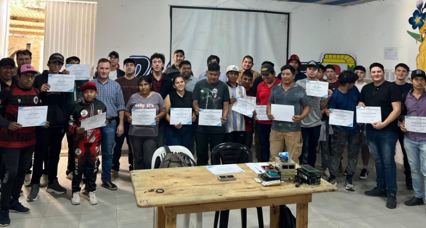 Finaliz&oacute; el curso de reparaci&oacute;n de celulares en el  marco del programa Impulsa Capacitaciones