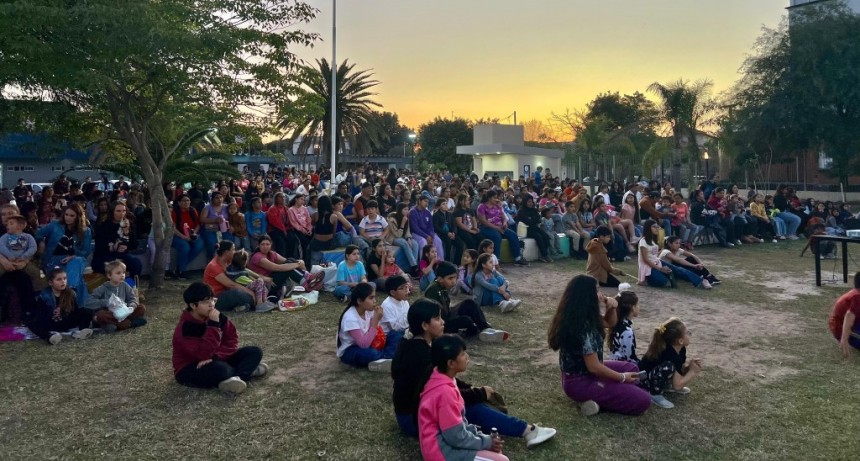 Vacaciones de invierno a puro color en la Plaza San Mart&iacute;n, con peliculas y feria D&iacute;a del Amigo