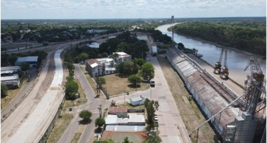 Hidrov&iacute;a: Capitanich reclam&oacute; obras inmediatas de acceso a los puertos de Barranqueras y Las Palmas