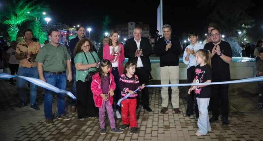 Inauguraron la refacci&oacute;n y ampliaci&oacute;n de la plaza San Martin de Castelli