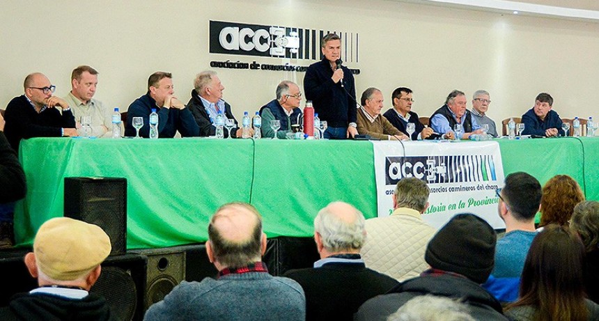 Zdero asisti&oacute; a la asamblea de los Consorcios Camineros y anunci&oacute; cr&eacute;ditos para el sector