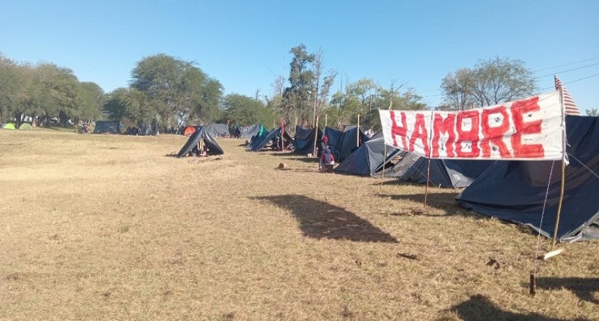 Masivo acampe de comunidades de El Impenetrable en reclamo de derechos esenciales