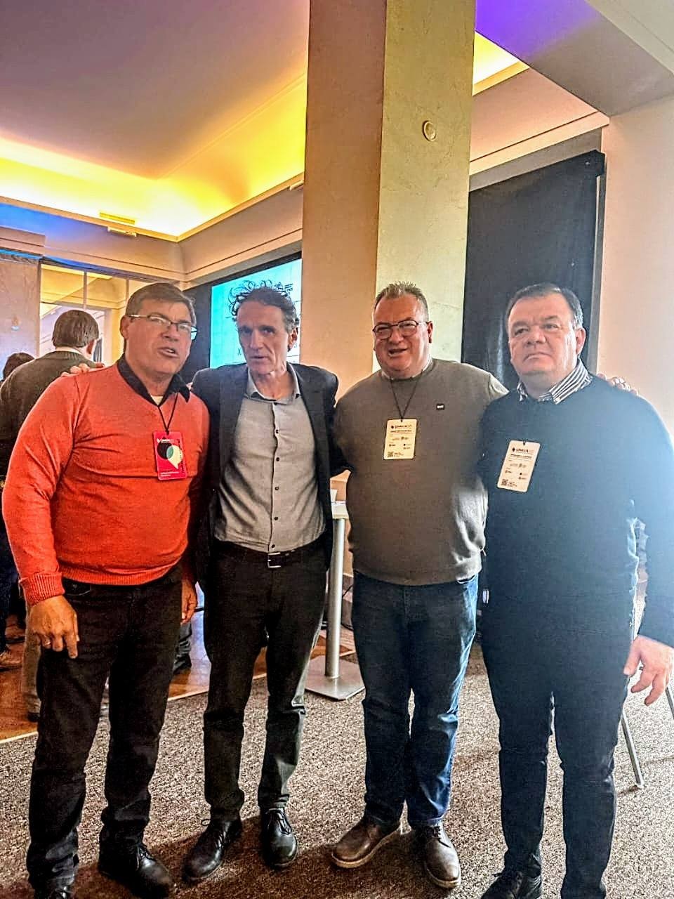 Pío Sander participa, junto a  Intendentes del Chaco y de diferentes Provincias, del  XXVIII Congreso Nacional del Agua (CONAGUA)