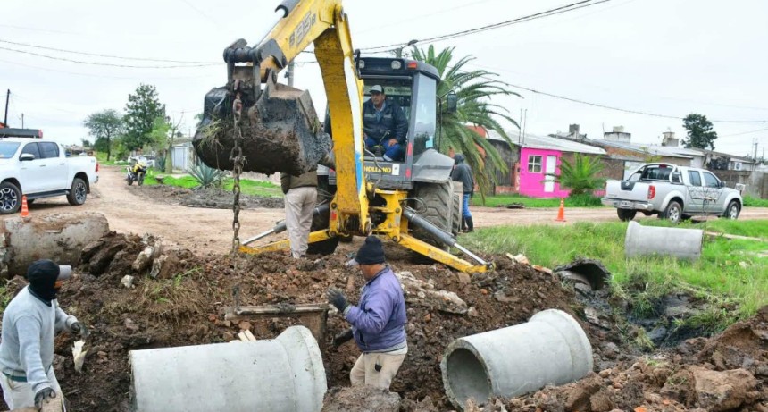 La Municipalidad de Castelli avanza con los trabajos para mejorar el sistema de desag&uuml;es