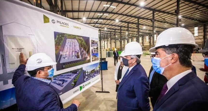&ldquo;Estamos de pie, produciendo, trabajando e invirtiendo; el futuro es nuestro y nos incluye a todos&rdquo;
