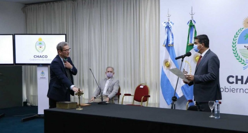 Capitanich tom&oacute; juramento a nuevos funcionarios de Educaci&oacute;n y Cultura.