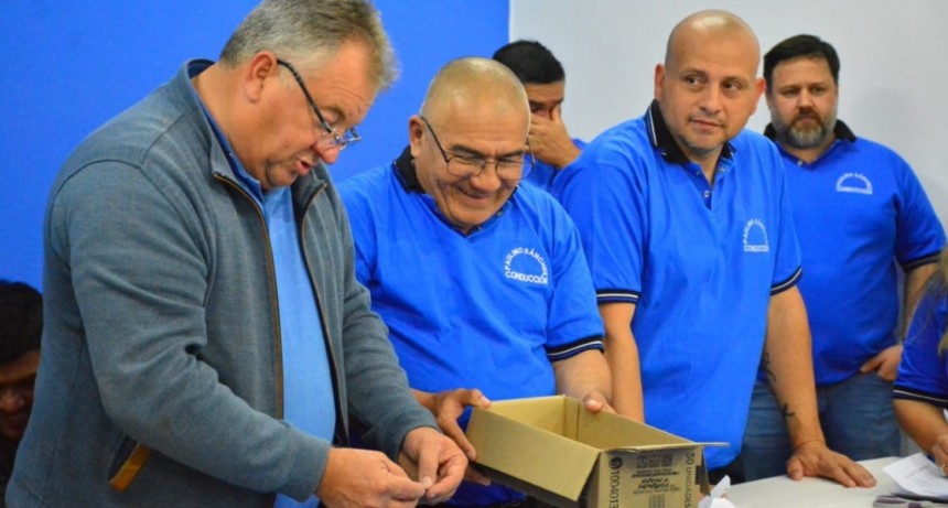 Reuni&oacute;n informativa por el pase a planta de 66 empleados municipales de Castelli