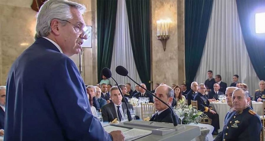 El presidente destac&oacute; la campa&ntilde;a alimentaria de las Fuerzas Armadas en El Impenetrable