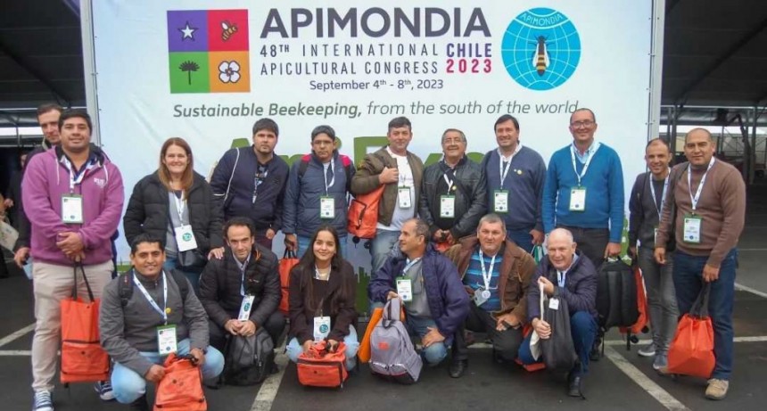 Cooperativas chaque&ntilde;as participan de un Congreso Internacional de Apicultura en Chile