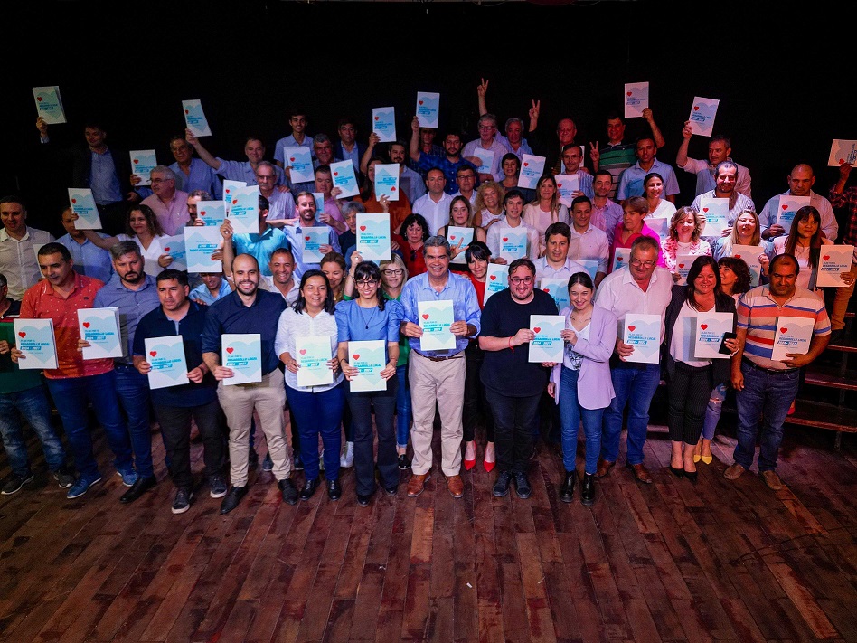 Capitanich e intendentes firmaron acuerdo para el desarrollo: &ldquo;A diferencia de nuestros oponentes, nosotros tenemos un plan y lo mostramos orgullosos&rdquo;