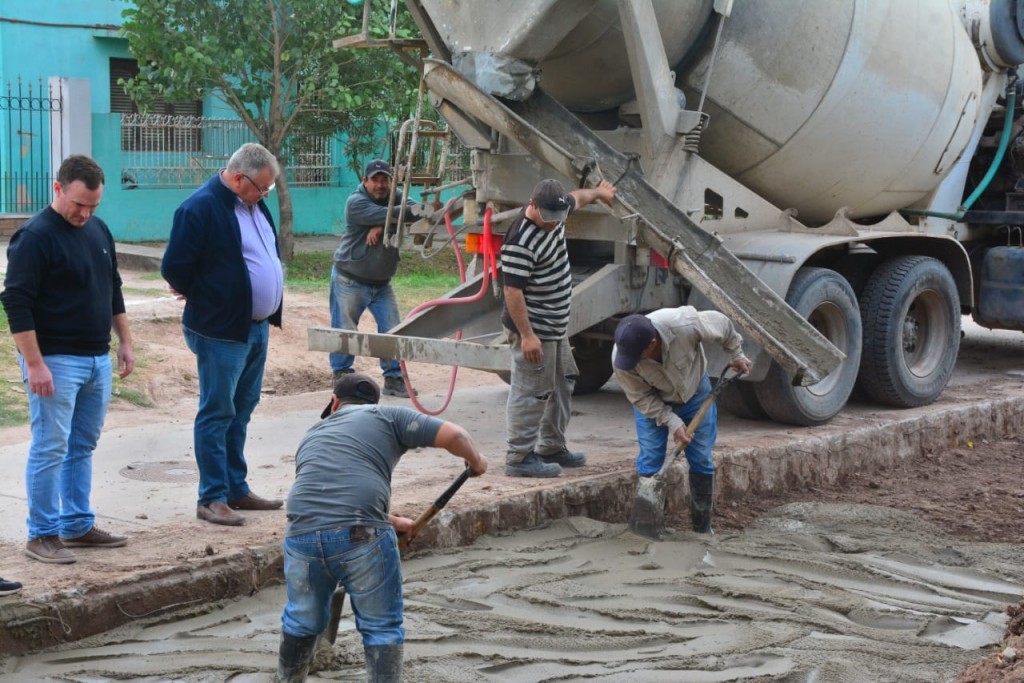 El Municipio de Castelli concretará la pavimentación de la calle Vazquez con fondos propios