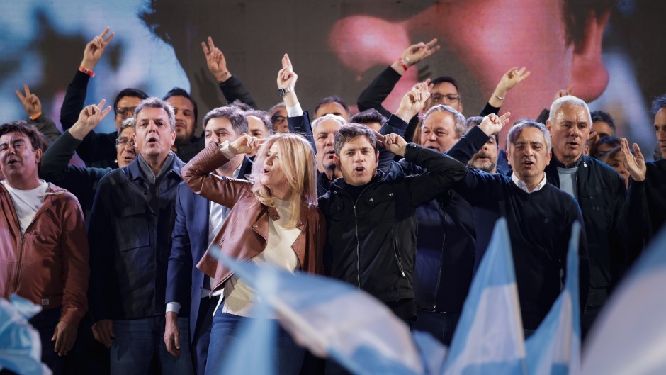 Paliza histórica del peronismo a Milei: ganó la provincia por casi 14 puntos