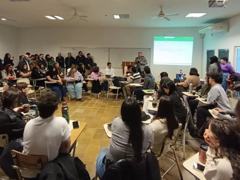 Comunicación Social de la UNNE presentó un decálogo para un periodismo responsable y respetuoso de las personas