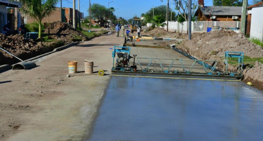 Avanza  la reparaci&oacute;n del pavimento en la intersecci&oacute;n de calle Crucero General Belgrano y avenida 2 de Febrero