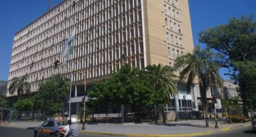 Comienza el pago de sueldos para los trabajadores del Estado