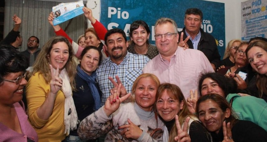 Multitudinaria reuni&oacute;n de referentes y  militantes en apoyo a la f&oacute;rmula presidencial Fern&aacute;ndez &ndash; Fern&aacute;ndez