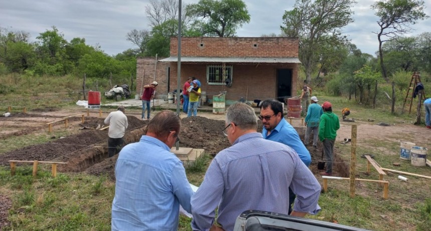 Refaccionan la escuela de paraje puerta negra