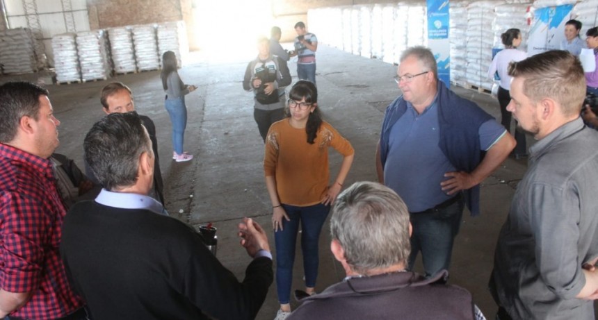 Entrega semillas certificadas y subsidios en combustible para la siembra de algodón