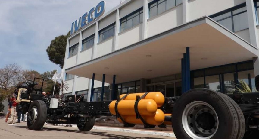 Iveco Group comenzar&aacute; a probar en 2023 motores a GNC de producci&oacute;n nacional para camiones y buses