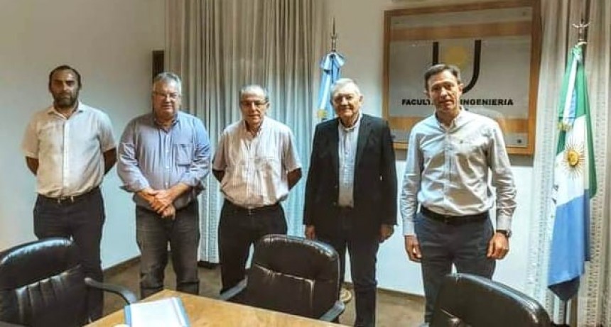Gestionan nuevas ofertas acad&eacute;micas para Castelli