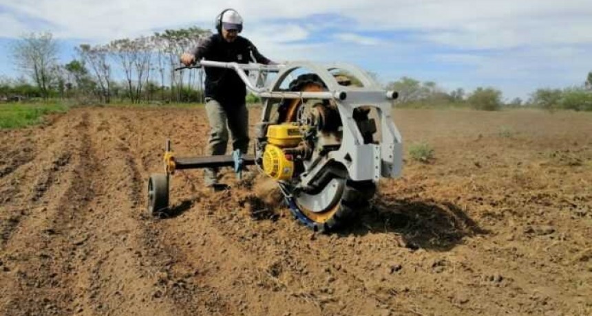 El INTA present&oacute; la preserie del tractor multiprop&oacute;sito "Chango" para las familias agropecuarias