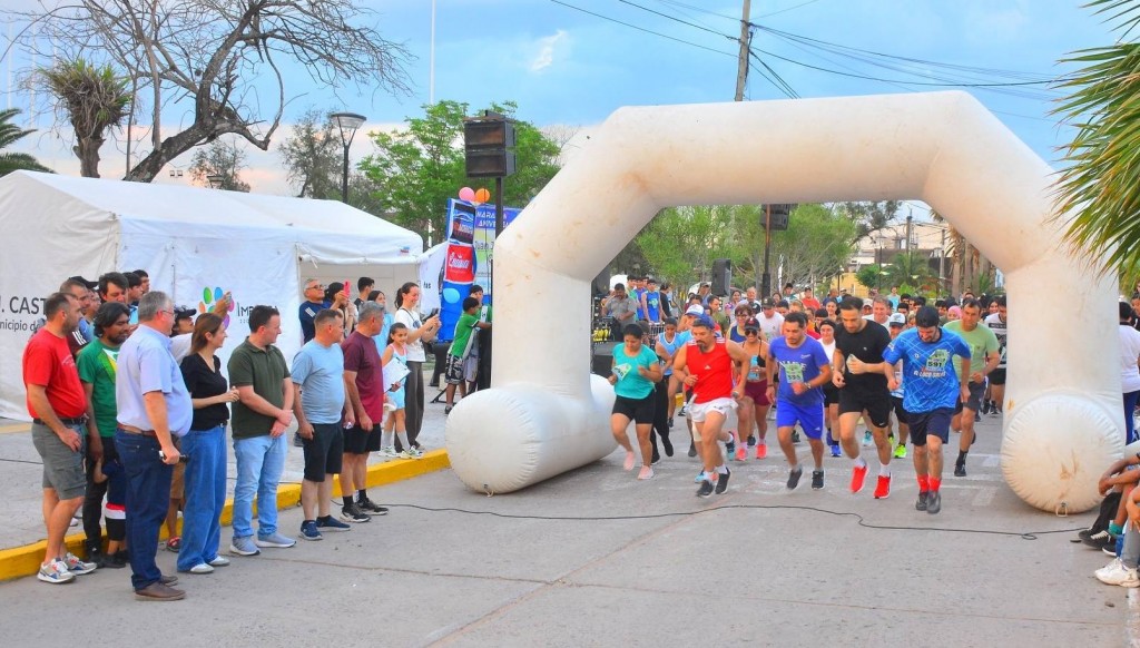Más de 250 participantes en el maratón aniversario de Castelli